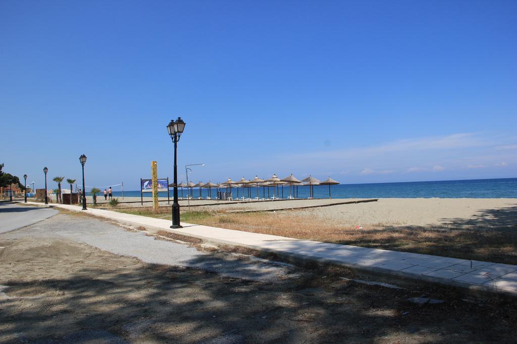 Hotel Geromichalos Paralia Skotinis Exterior photo