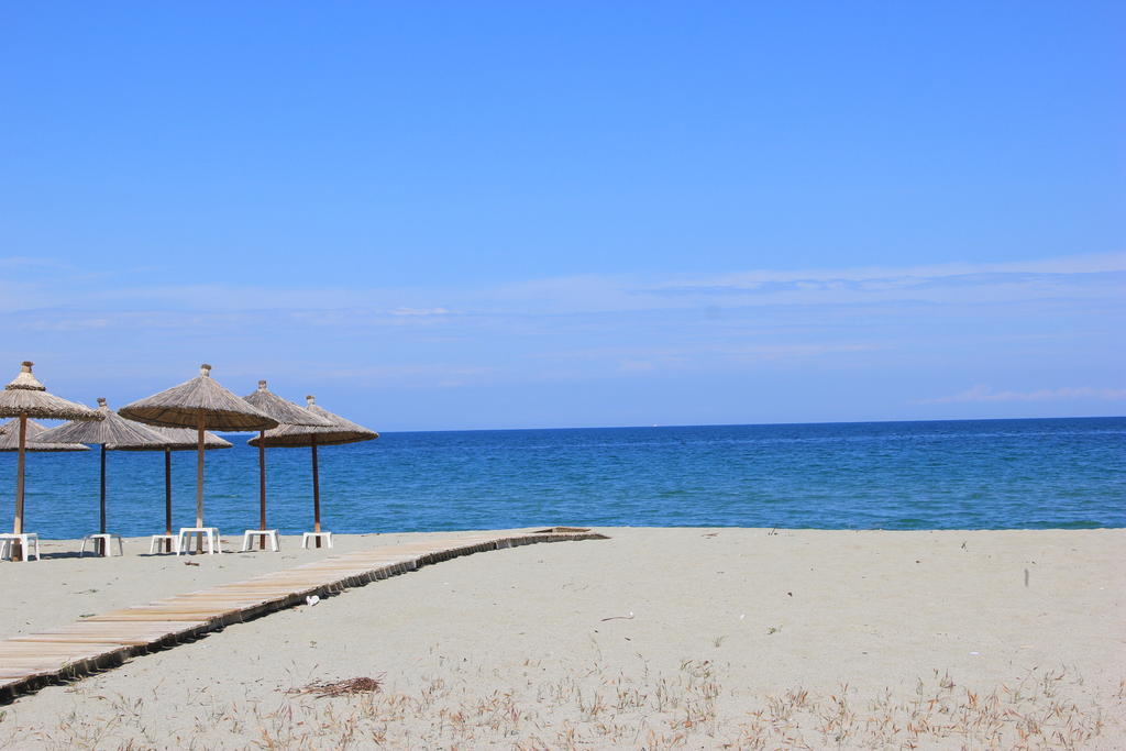 Hotel Geromichalos Paralia Skotinis Exterior photo